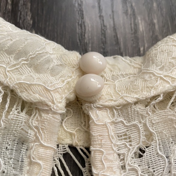 Forever 21 lace sleeveless top - Picture 6 of 6